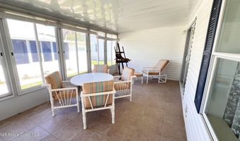 249 Kiwi Dr, Barefoot Bay, FL 32976
