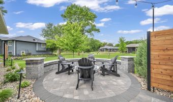 905 Emerald Pines Dr, Arnolds Park, IA 51331