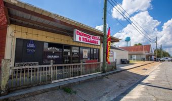 52 Main St, Barwick, GA 31720