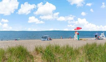 32 Lorraine St, Barrington, RI 02806