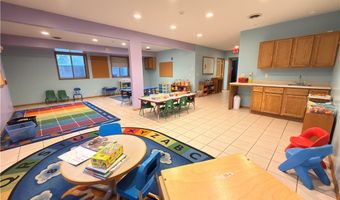 2328 N Hillcrest Pkwy, Altoona, WI 54720