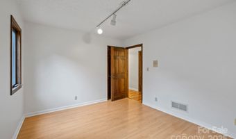 204 Woodfield Dr, Asheville, NC 28803