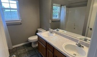 2607 SW 10Th St, Bentonville, AR 72712
