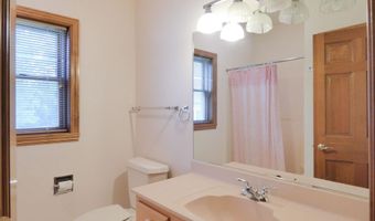 125 E WAYFARER Ln, Appleton, WI 54913
