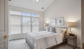 2422 14TH St N, Arlington, VA 22201