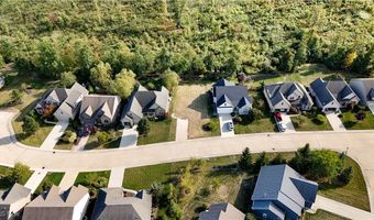 335 Copper Crk, Amherst, OH 44001