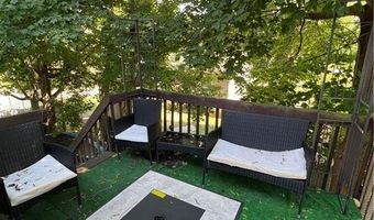 94 Waverly St, Warwick, RI 02889