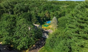 20 Adirondack Dr, East Greenwich, RI 02818