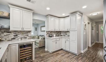 46 Hyer Ct, Aberdeen, NJ 07747