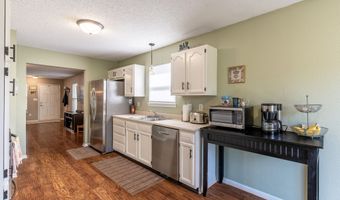 8140 Maple Stream Ln, Indianapolis, IN 46217
