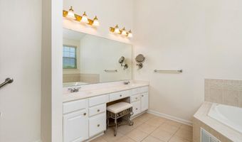 10 POWDERHORN Way, Allentown, NJ 08501