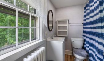 281 Green End Ave, Middletown, RI 02842