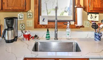 51 FORREST St, Basye, VA 22810