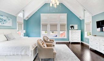 45 Strickland St, Bay Head, NJ 08742