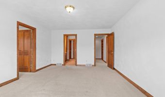 321 E APPLE CREEK Rd, Appleton, WI 54913