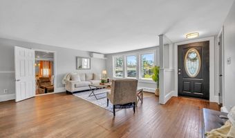 31 Darling St, Acushnet, MA 02743