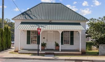 115 S Main St, Adairsville, GA 30103