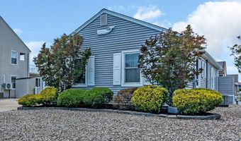 82 Spinnaker Ct, Bayville, NJ 08721