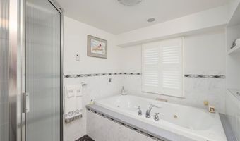 40 Quail Hollow Rd, Cranston, RI 02920