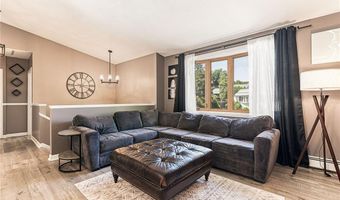 42 Seminole Trl, Cranston, RI 02921