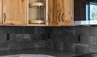 25480 Bachelor Ln, Bend, OR 97701