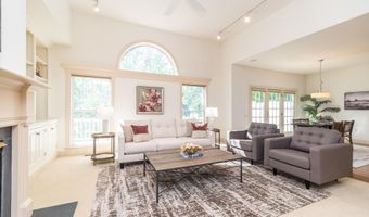 5812 HICKORY HOLLOW Ln, Doylestown, PA 18902