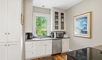 192 Washington Rd, Barrington, RI 02806