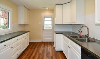 5523 HALWIS St, Alexandria, VA 22303