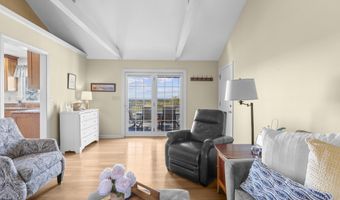 58 Lantern View Dr, Branford, CT 06405