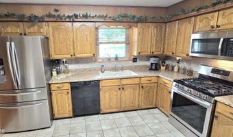 3050 Gaineswood Ave, Baxter Springs, KS 66713