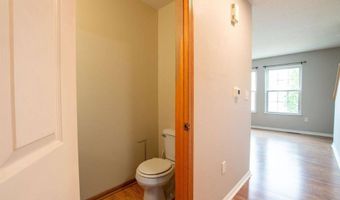 1062 10th Ave NW, Altoona, IA 50009