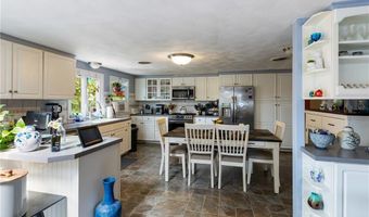 15 Freedom Dr, Cranston, RI 02920