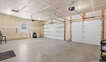 6147 Beacon Ln, Chubbuck, ID 83202