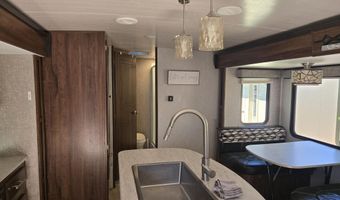 13 W Couchman Trl, Ash Fork, AZ 86320
