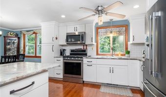 7 Aurora Dr, Cumberland, RI 02864