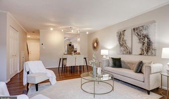 927 S ROLFE St 2, Arlington, VA 22204