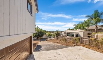 220 E Kalmia St, Fallbrook, CA 92028