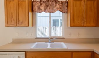 746 NW DESERT PINE St, Albany, OR 97321