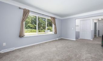 1113 Summer St, Algonac, MI 48001