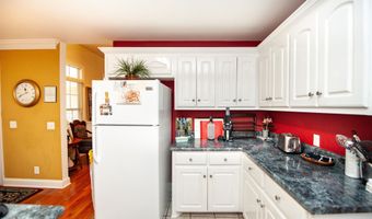 667 Shadow Dance Ln, Boiling Springs, SC 29316