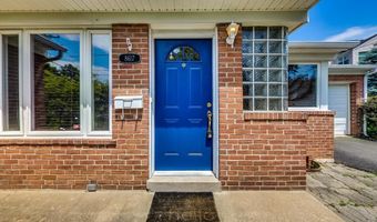 8617 LYNBROOK Dr, Bethesda, MD 20814