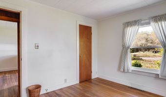 29 N Main St, Antrim, NH 03440