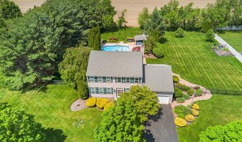 61 Cliffwood Dr, Allentown, NJ 08501