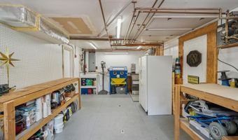 4 E Curran Dr, Absecon, NJ 08201
