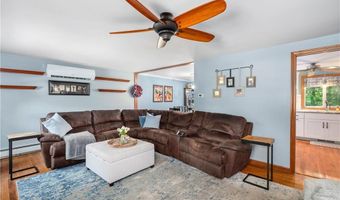 7 Aurora Dr, Cumberland, RI 02864
