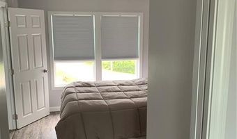 46 Follett Rd, Narragansett, RI 02882