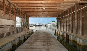 39 Central Ave, Amityville, NY 11701