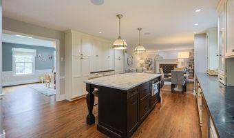 215 Adirondack Dr, East Greenwich, RI 02818