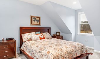 11 Pequot Ln, Hopkinton, RI 02804