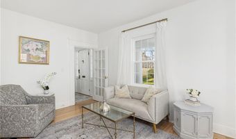 17 Old Beach Rd, Newport, RI 02840